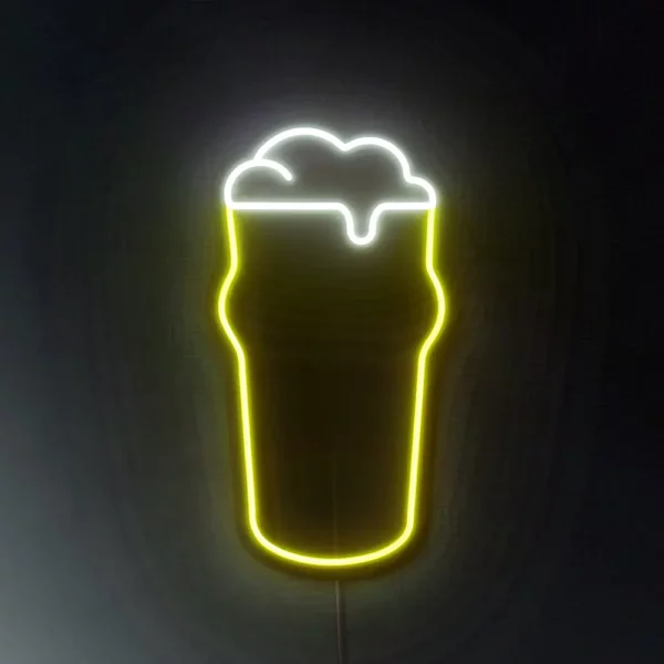 Cartel de neón led de un vaso de cerveza